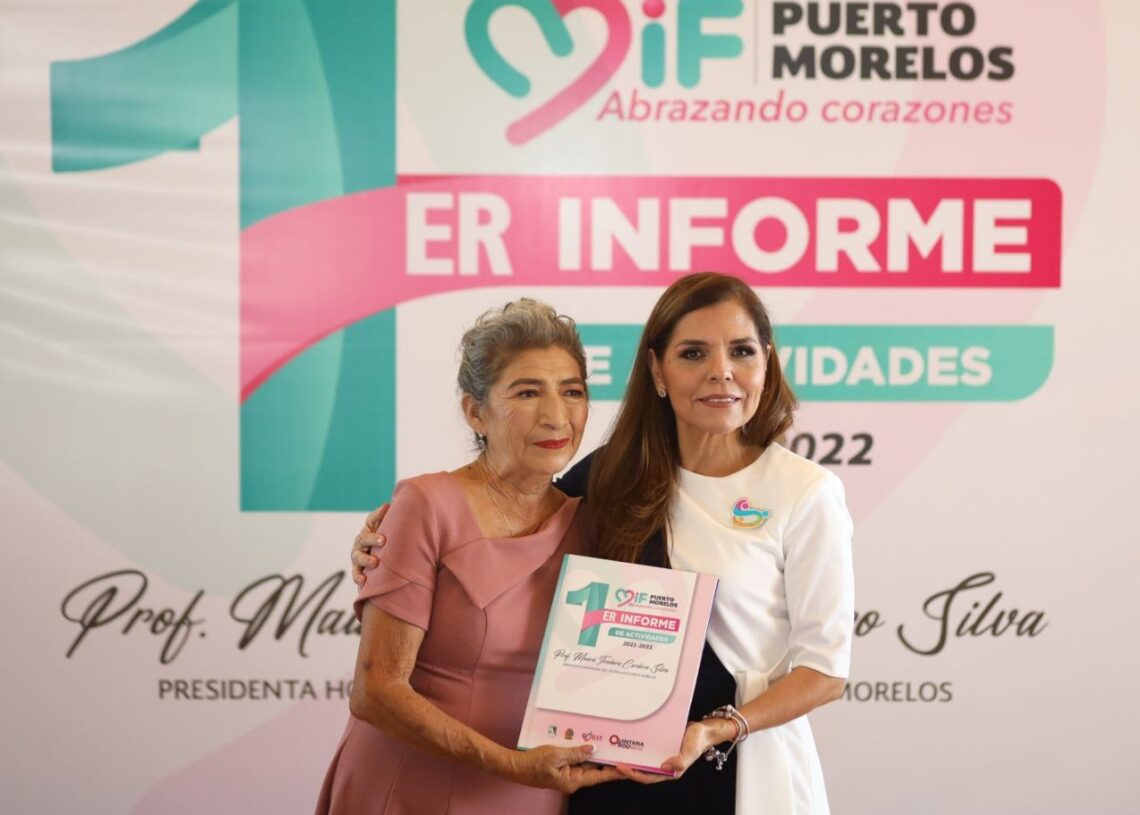 RINDE MAURA CORDERO SU PRIMER INFORME DE ACTIVIDADES AL FRENTE DEL DIF