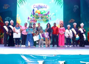 FELICITA BLANCA MERARI A LOS LEONENSES POR SU PARTICIPACIÓN DESTACABLE EN EL CARNAVAL 2025