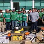 ENCABEZA BLANCA MERARI LA ENTREGA DE EQUIPOS Y HERRAMIENTAS A SERVICIOS PÚBLICOS DE PUERTO MORELOS